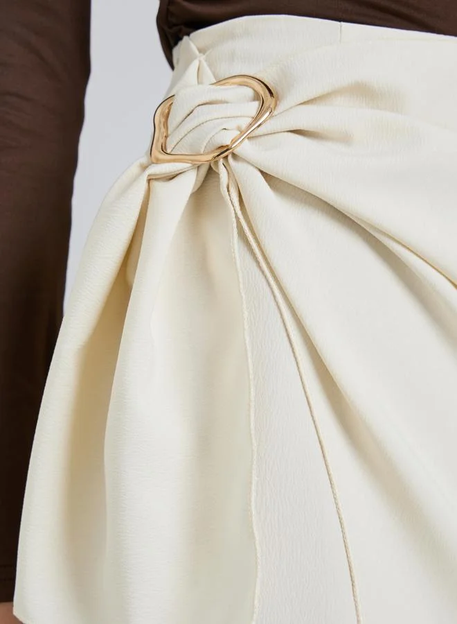 ستايلي تنورة ميدي بتصميم لف